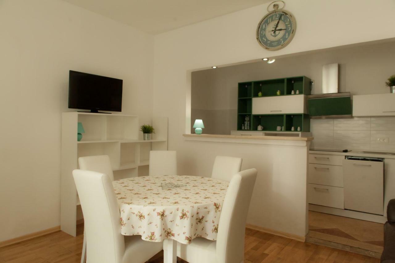 Holiday Home Domi Novi Vinodolski Exterior photo